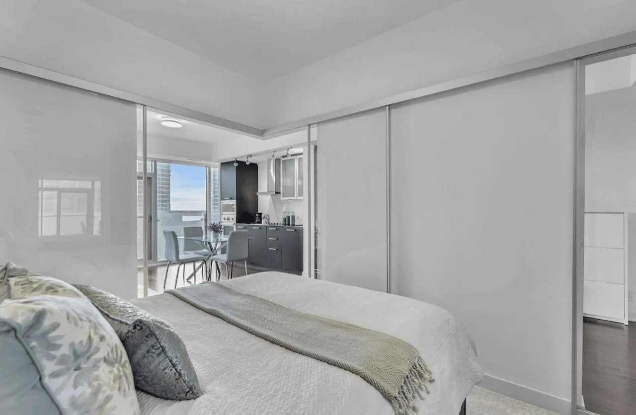 Heart Of Downtown Condo Close To Cn Tower トロント カナダ